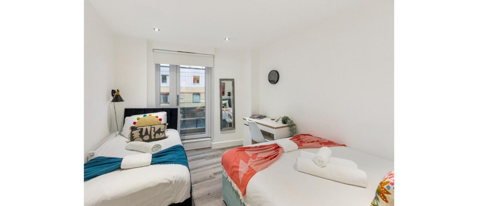 A Splash Of Color: Spacious & Funky 3-br Flat Appartamento Londra