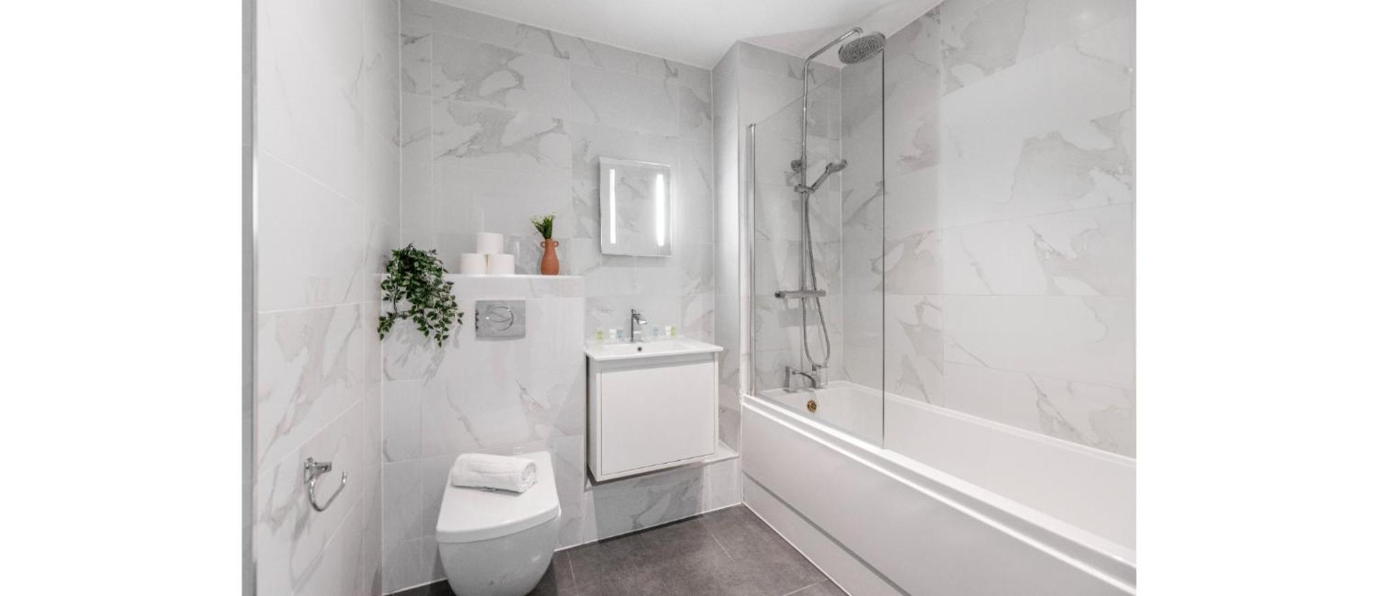 A Splash Of Color: Spacious & Funky 3-br Flat Appartamento *