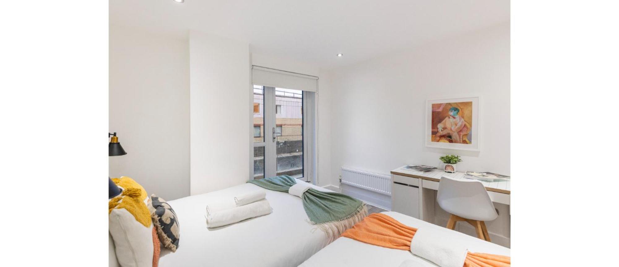 A Splash Of Color: Spacious & Funky 3-br Flat
